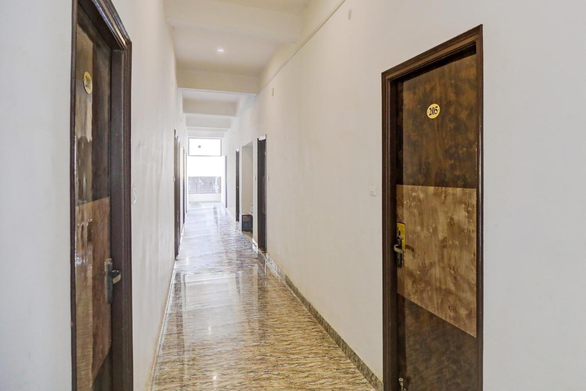Oyo Flagship K.s Palace 3* Varanasi
