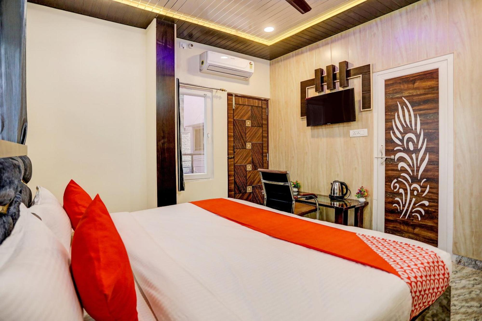 Oyo Flagship K.s Palace 3*